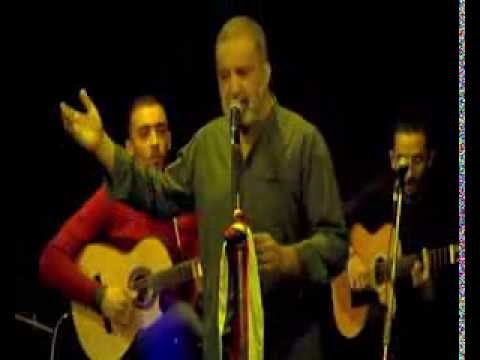 شاهد الفنان مأمون المليجي يغني افتحي الفستان