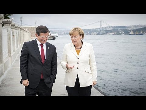 شاهد ميركل تعد بدعم طلب انضمام تركيا إلى الاتحاد الأوروبي