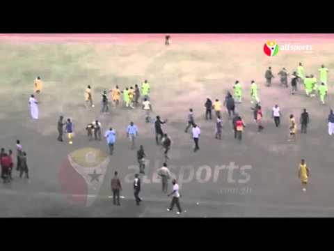 لاعب يتلقى تهديد بالقتل بعد تسجيله هدفًا بالخطأ في مرمى فريقه