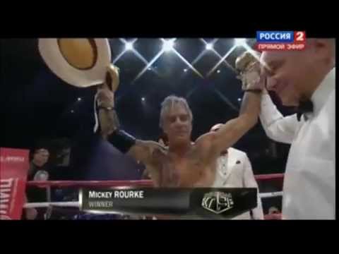 نجم هوليود رورك يهزم سيمور في الملاكمة بمباراة استعرضية