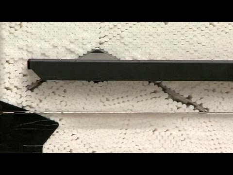 شاهد المستفيد الأول من توافد اللاجئين على ألمانيا