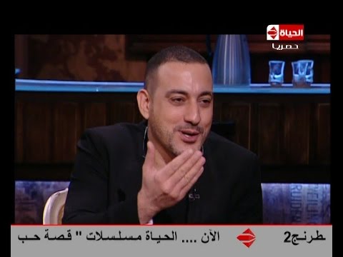 شاهد الفنان دياب في لقطة طريفة يسخر من صوت الشناوي
