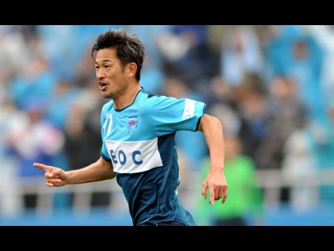 يوكوهاما الياباني يُجدد لمهاجم عمره 48 عامًا
