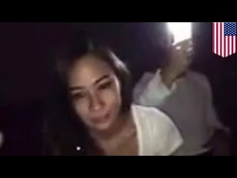 شاهد رجل يصور زوجة صديقه