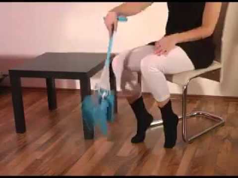 أسهل طريقة لارتداء الجوارب