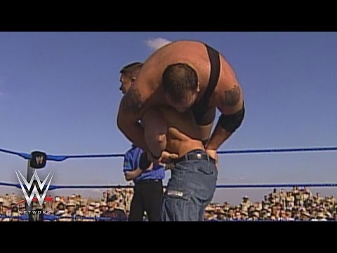 لقاء جون سينا وبيج شو في العراق عام 2003