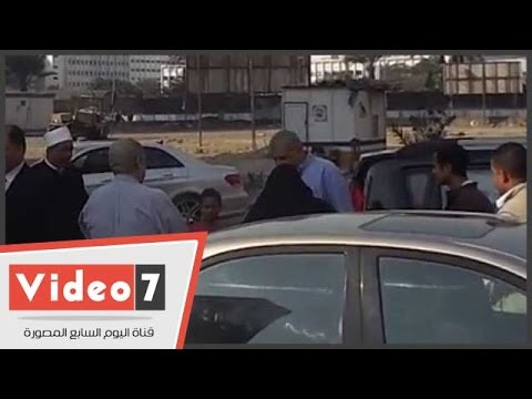 محلب ووزير الأوقاف يؤديان صلاة الجمعة
