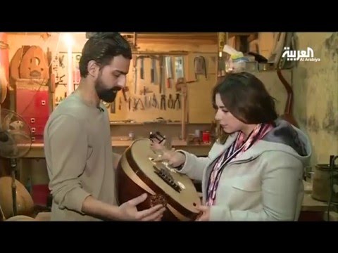 شاهد سوري يواجه قسوة اللجوء بصناعة آلات موسيقية