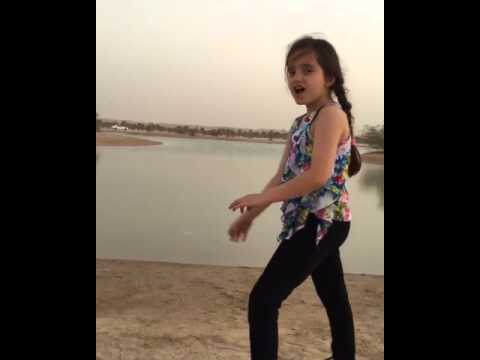 رقص وغناء ابنة «دومينيك حوراني» يشعل «إنستجرام»