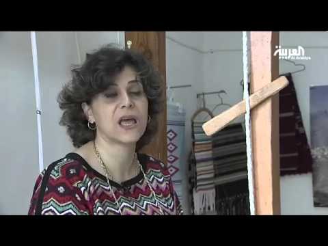 شاهد حرفة الحياكة على النول عرف بها أهل ذوق مكايل في لبنان