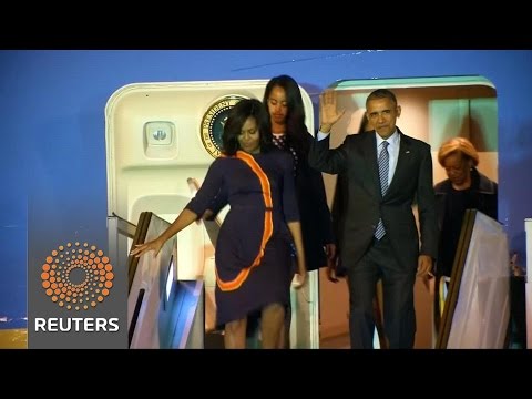 obama family arrives in