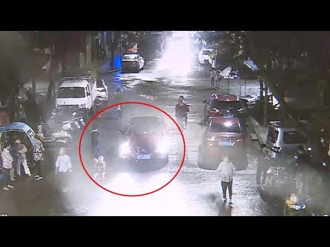 samaritans lift car to free runover