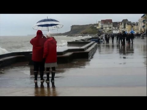 spectacularly high tides in northern france