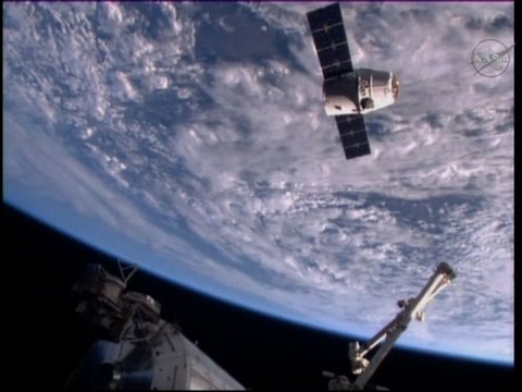 raw spacex delivers inflatable room to iss