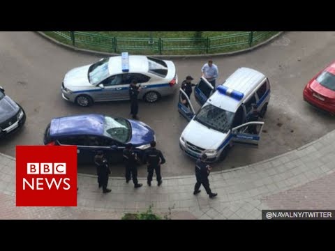 putin critic alexei navalny detained