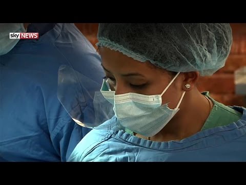 british surgeons treat nepal earthquake victims
