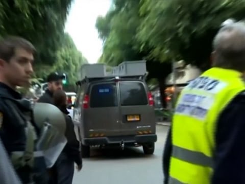 gunman kills 2