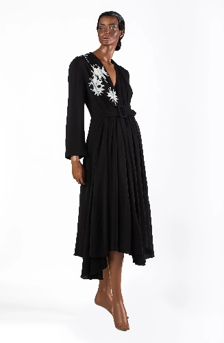 ميغان ماركل صاحبة ثوب العام 2021 بتوقيع giorgio armani