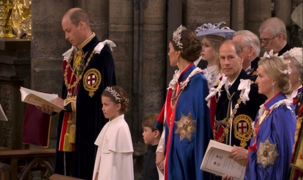 الملك تشارلز الثالث يتوَّج رسميًا ملكًا لبريطانيا عقب أداء القسم الملك تشارلز الثالث يتوَّج رسميًا ملكًا لبريطانيا عقب أداء القسم