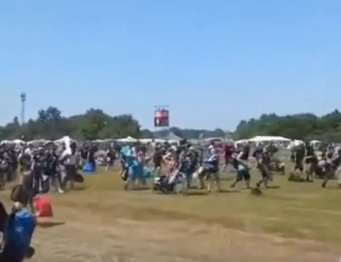 مصر اليوم - تل أبيب تشتعل وسكانها يهربون تحت القصف