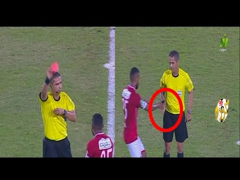 طرد لاعب الأهلي المصري حسام عاشور