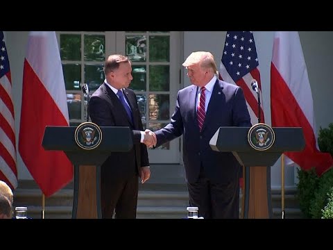شاهد ترامب يتعهد بنشر ألف جندي أميركي في بولندا